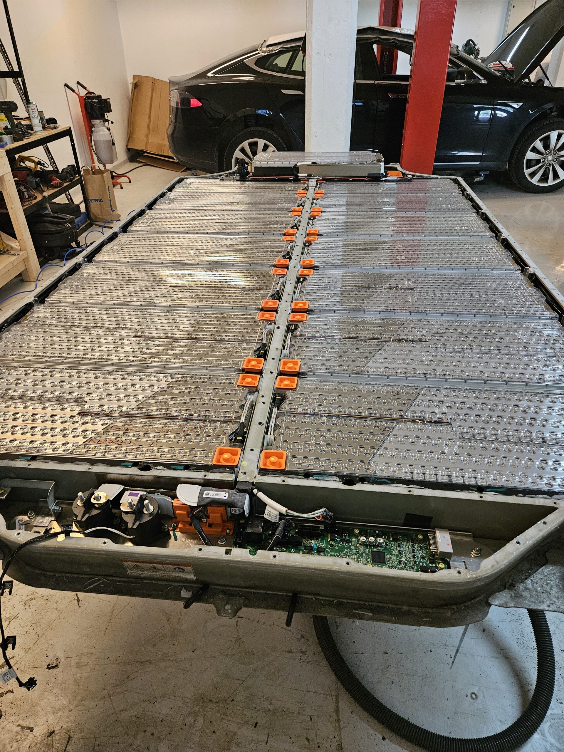 Tesla Batteri Reparasjon hos EV Fenix AS
